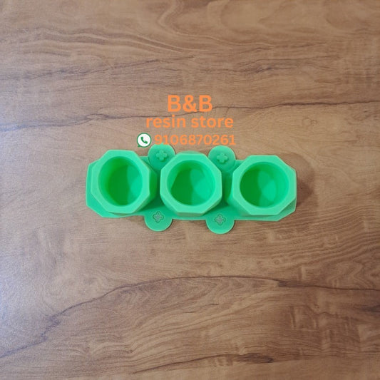 3 pic planter